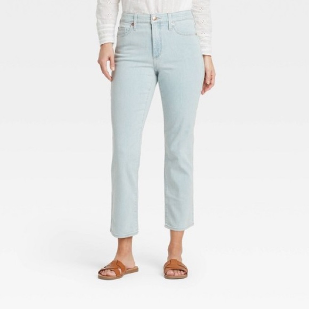 Universal Thread Light Wash Straight Cut Jean